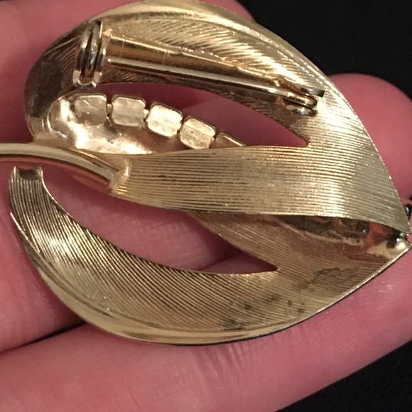 Vintage Gold Tone and CZ Diamond Brooch Pin - Picture 4 of 6